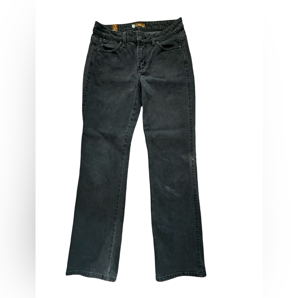 Aura from the Women at Wrangler Faded Black Denim Jeans Short Rise Women’s 6P